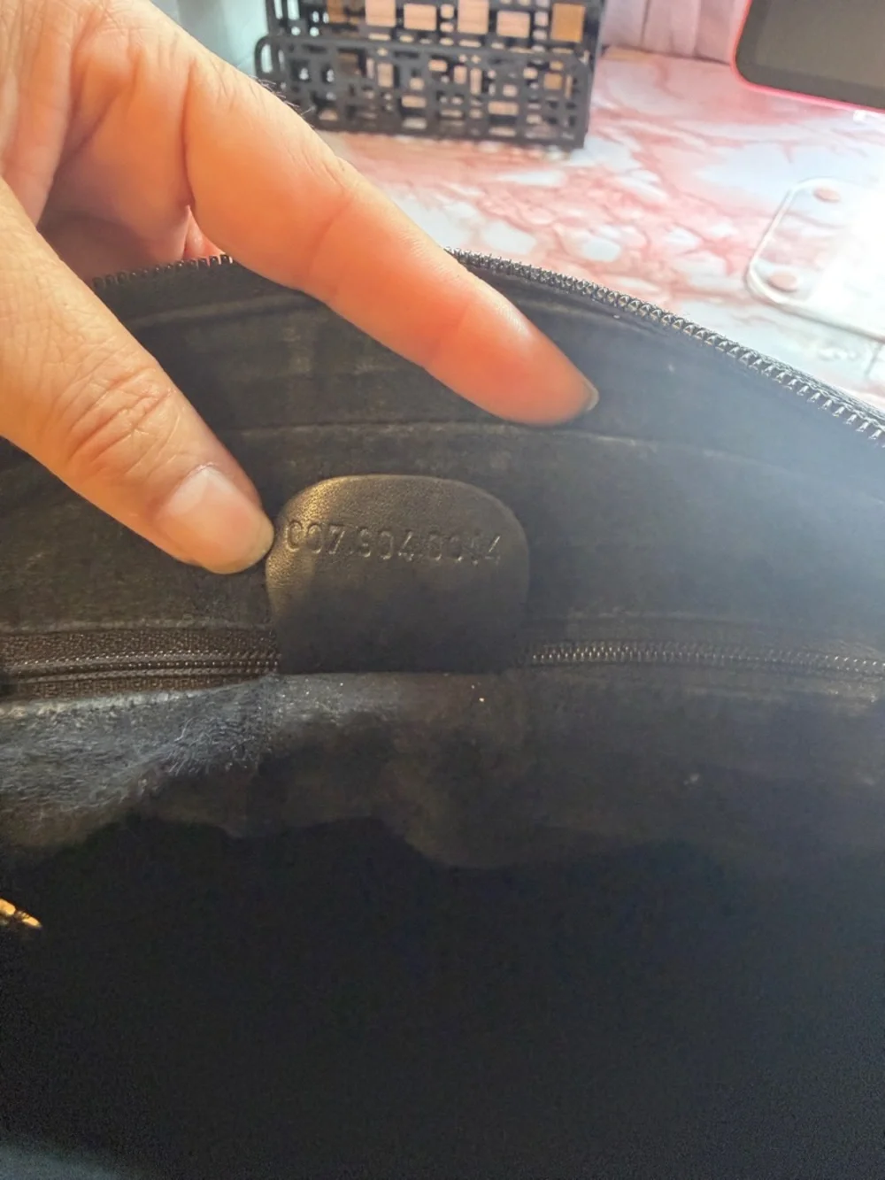 Gucci Black leather crossbody Bag w Gold Accents and custom black and gold chain - Picture 2 of 11